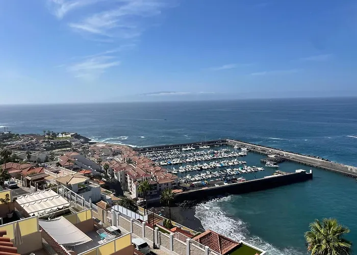 Apartman Gigantes In Front Of Sea